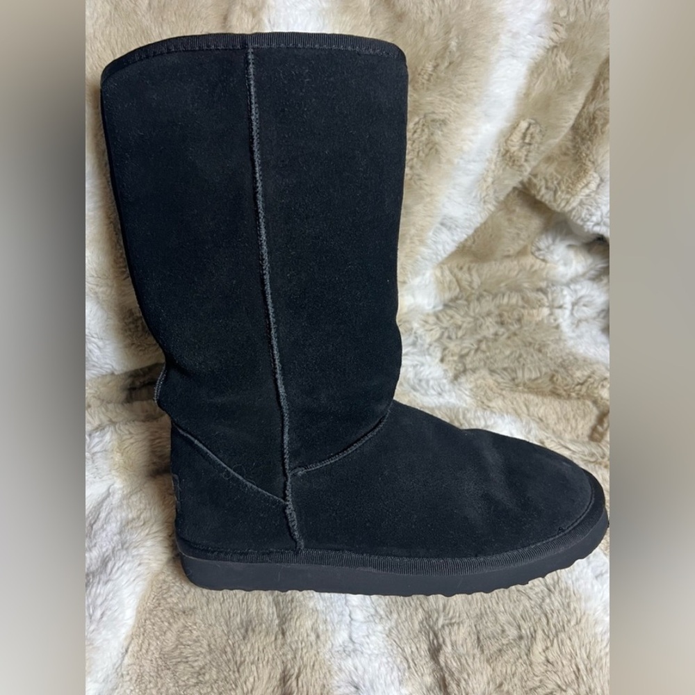 UGG ❤️ Black Suede Classic 5815 Boots, W6